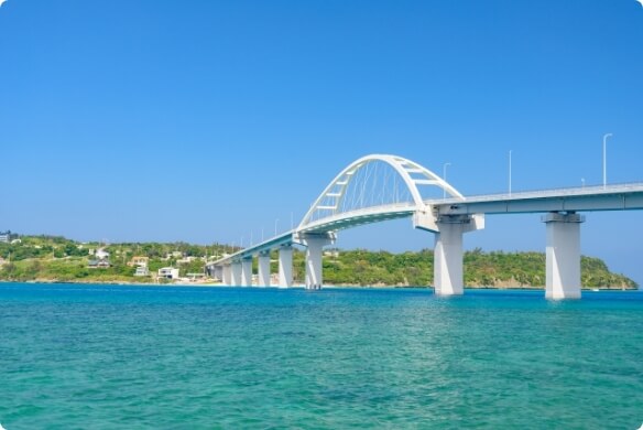 瀬底大橋