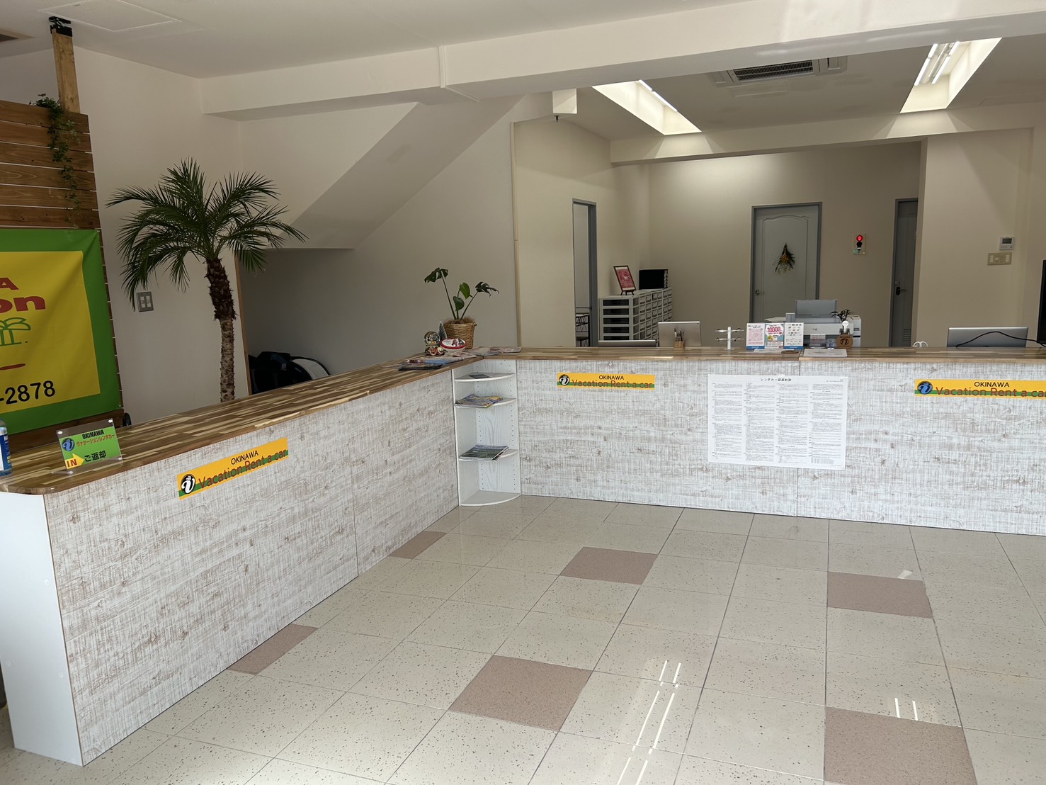 OKINAWAヴァケーションレンタカー那覇空港店