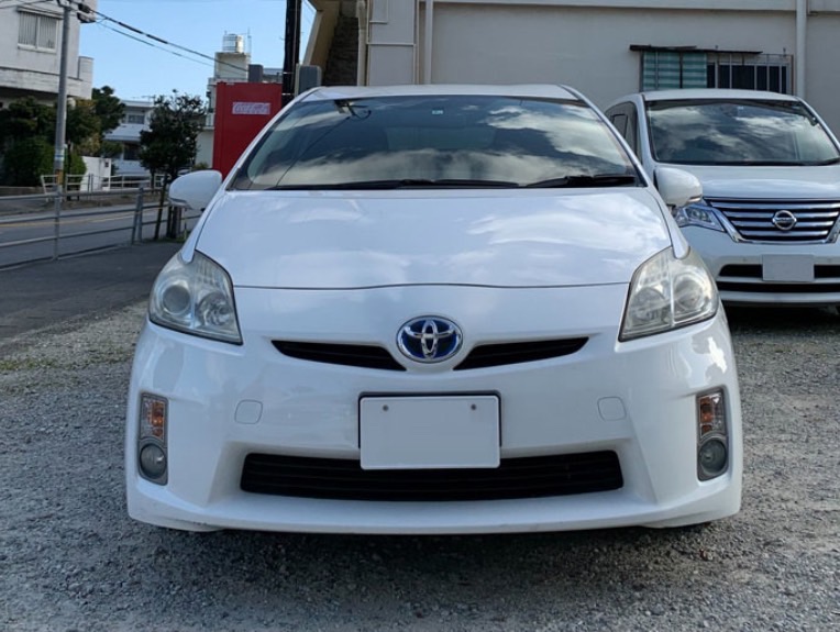 30プリウス【禁煙車】　安心の免責補償込み！空港・那覇市内ホテル無料送迎！