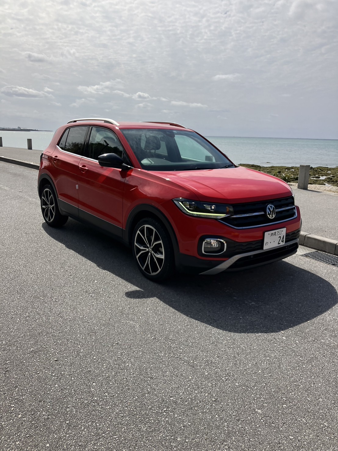 ☆空港から約15分！☆那覇・豊見城市内無料送迎付！☆VW　T-クロス　フラッシュレッド