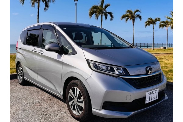 大きすぎるミニバンはいらない、大人のための一台