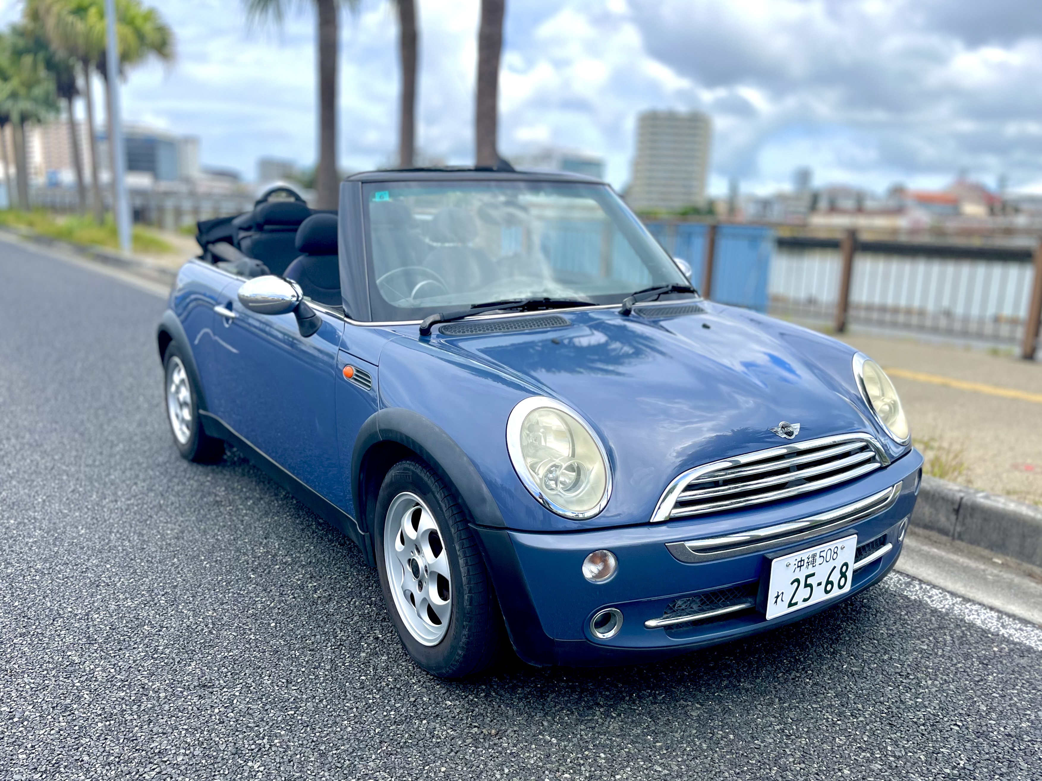 MINIクーパーコンバーチブルーキュートな見た目！そしてオープンカーの開放感をー