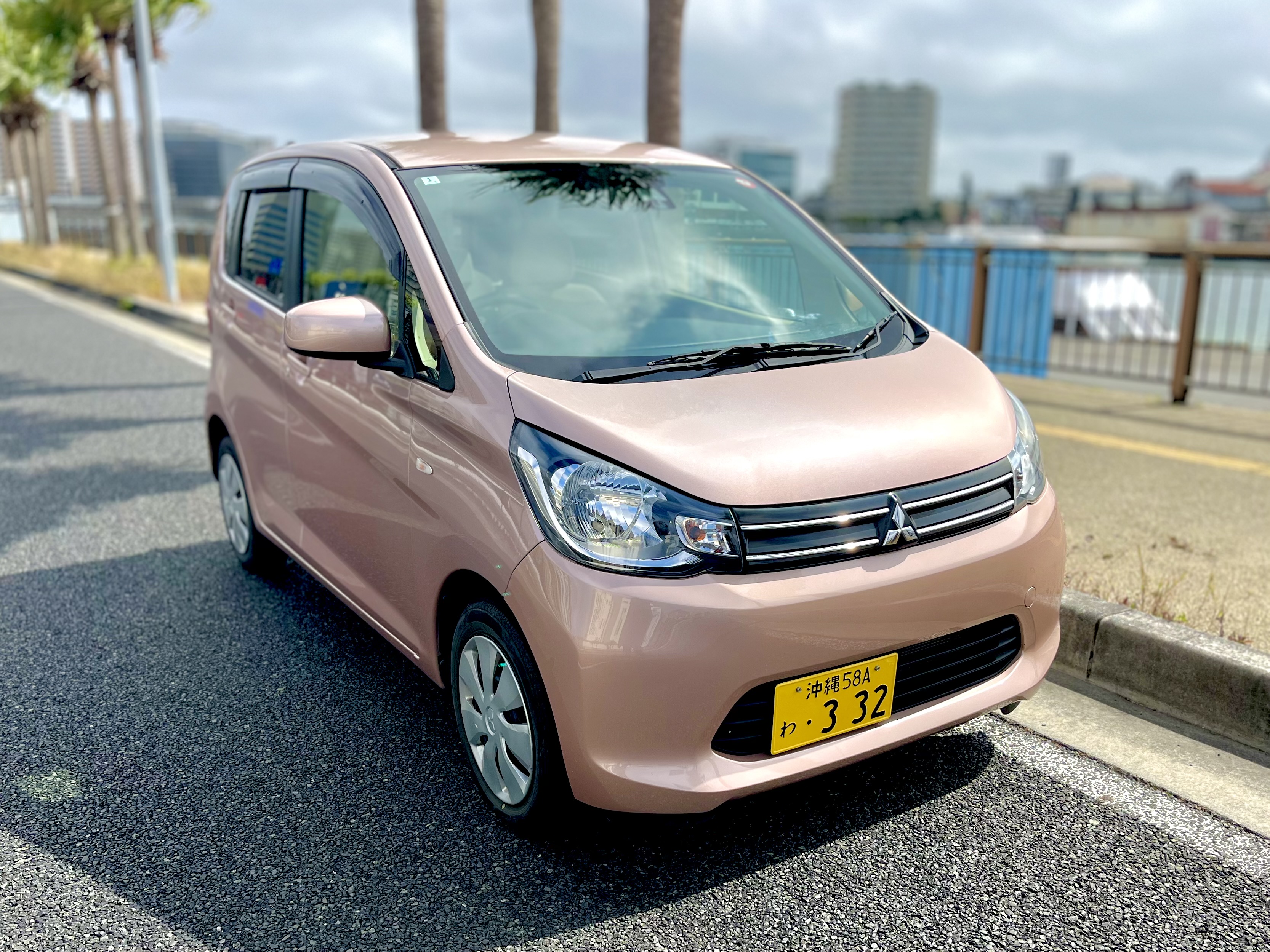 【アメリカンビレッジ徒歩6分】【那覇でのレンタカー返却もできます！】三菱EKワゴン(軽自動車)