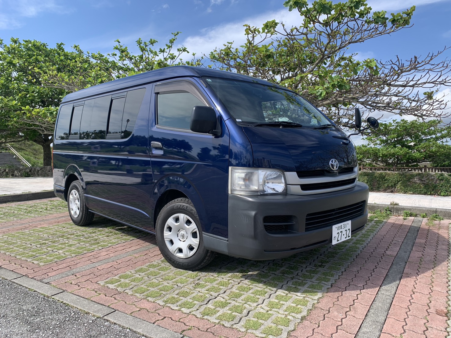 個別送迎サービス！ エンジョイ沖縄 １０人乗りハイエースワゴン☆免責補償付きで安心！