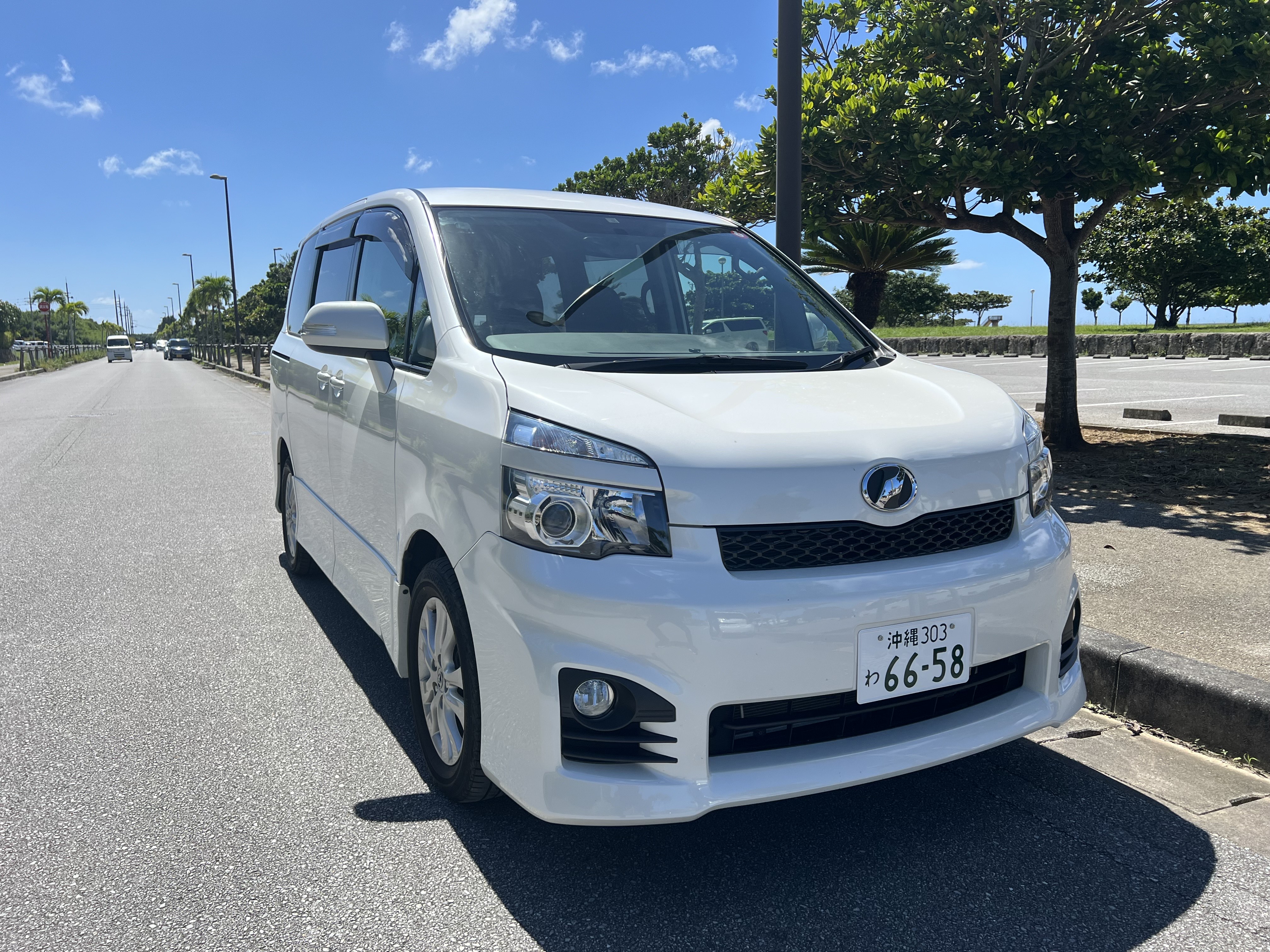 広々ワンボックス７人乗りヴォクシー ８人乗りノア 那覇空港※無料送迎は48時間以上のご利用から