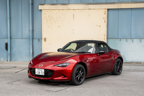 二人の沖縄に、風を足そう。ロードスター1.5L