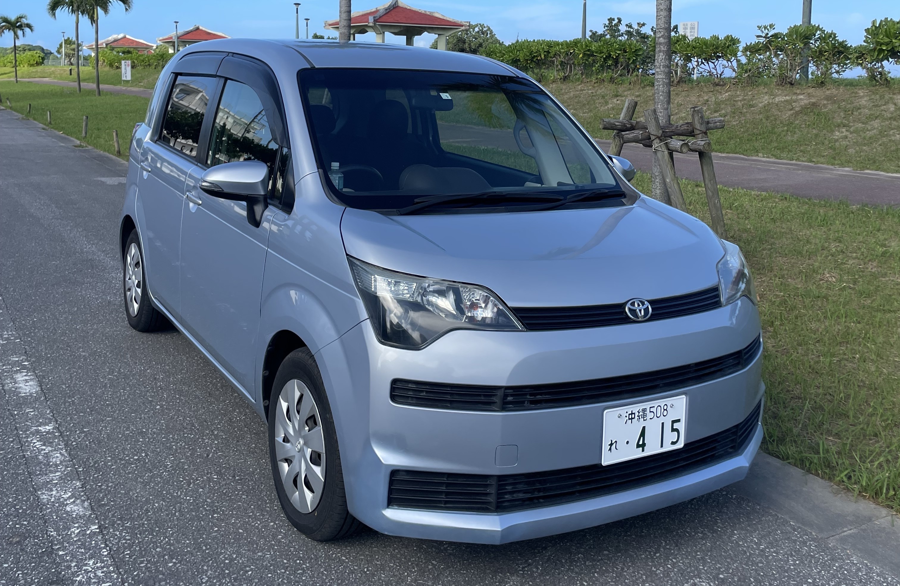 荷室、車内広め！普通車　那覇空港⇔店舗間送迎あり!