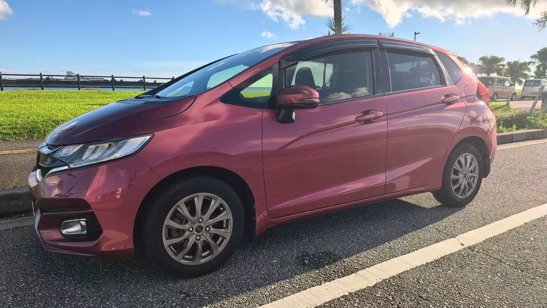 ★基本保険、HONDA fit空港・赤嶺駅無料送迎、Bluetooth、バックカメラ、スマホホルダー