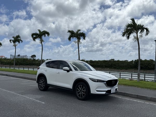 ★★★電子タバコのみ喫煙可★★★☆自動チェックイン☆人気のSUVで快適ドライブ　CX-5指定