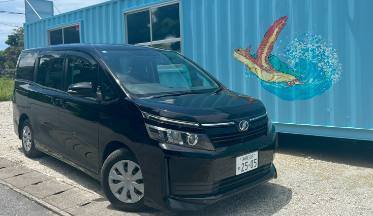 ＜VOXY黒＞ ｜人気ミニバン ８人乗りVOXY激安！！那覇空港無料送迎付き