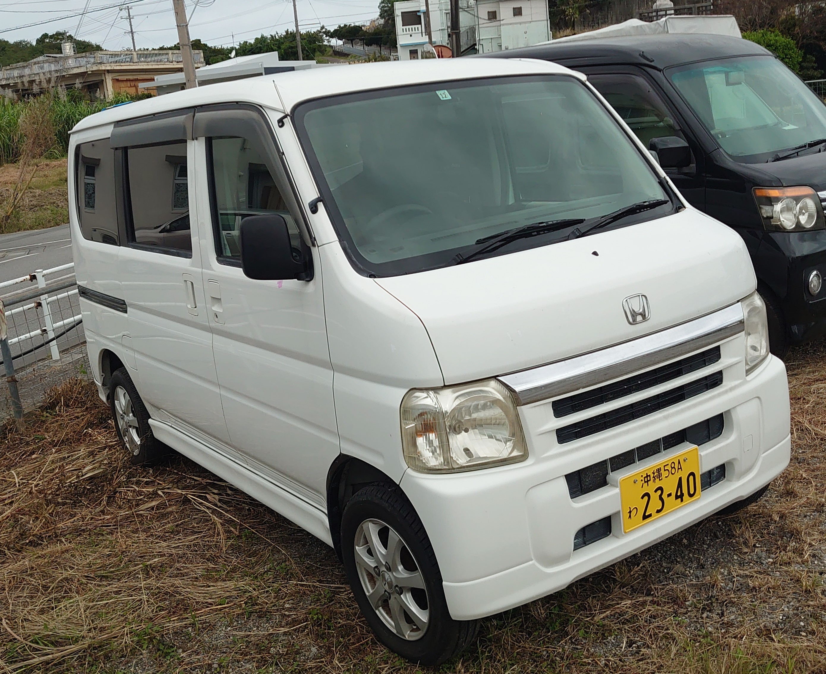 !早いもの勝ち！空港から2駅(5分)徒歩3分ですぐに貸出！4人で4つのキャリーも入ります！激安軽バン