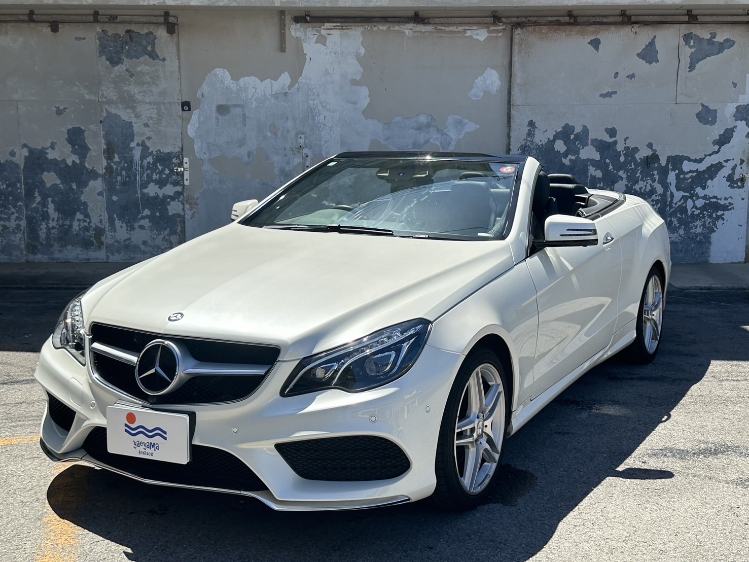【石垣島・レンタカー】オープンタイプ自動車-ホワイトＭベンツカブリオレ-無料送迎付き