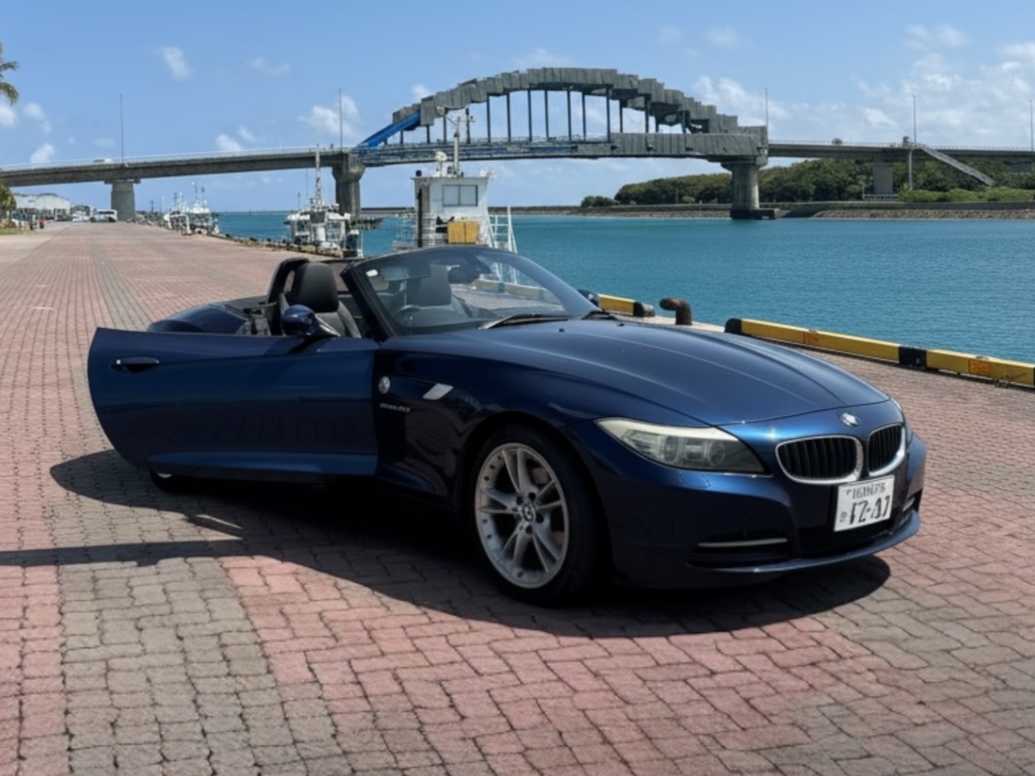 【石垣港離島ターミナル徒歩３分】【うれしい燃料込み！】 オープンカーBMW Z4 E89