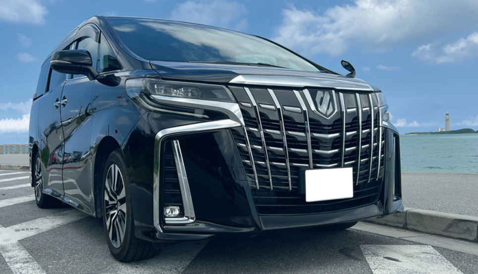 【事前決済割引プラン】広々とした車内で快適に沖縄を旅しよう♪安心の免責補償込み！ブラックかネイビー