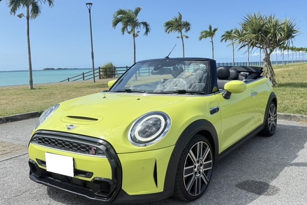 ミニクーパー＜現行モデル＞｜4人乗り｜沖縄でしか味わえないオープンカーお得で大人気のプラン！　10