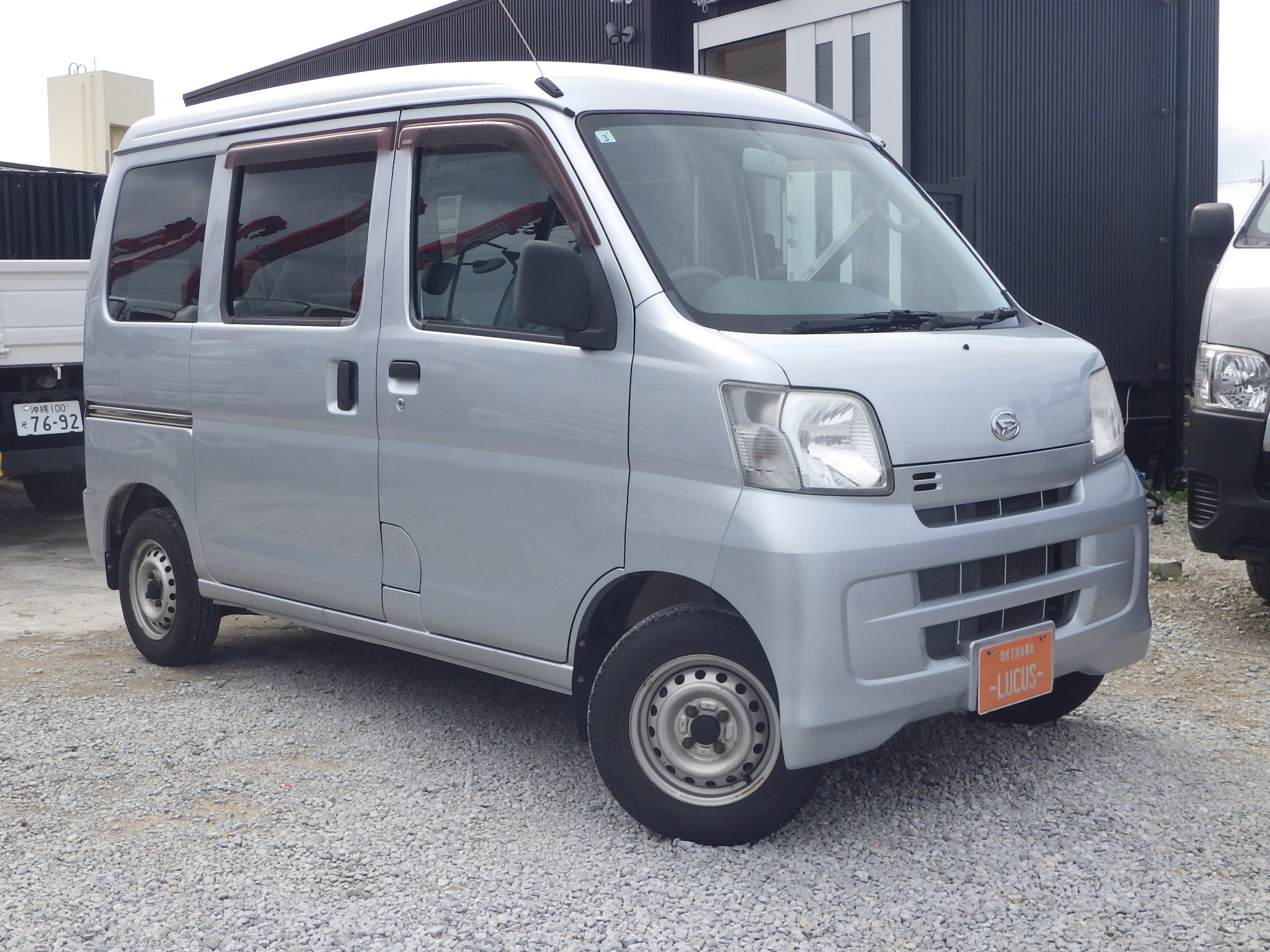 【2泊3日以上予約特典！当店までのタクシー代相当（1台分・往復）弊社負担】ハイゼットカーゴ軽貨物