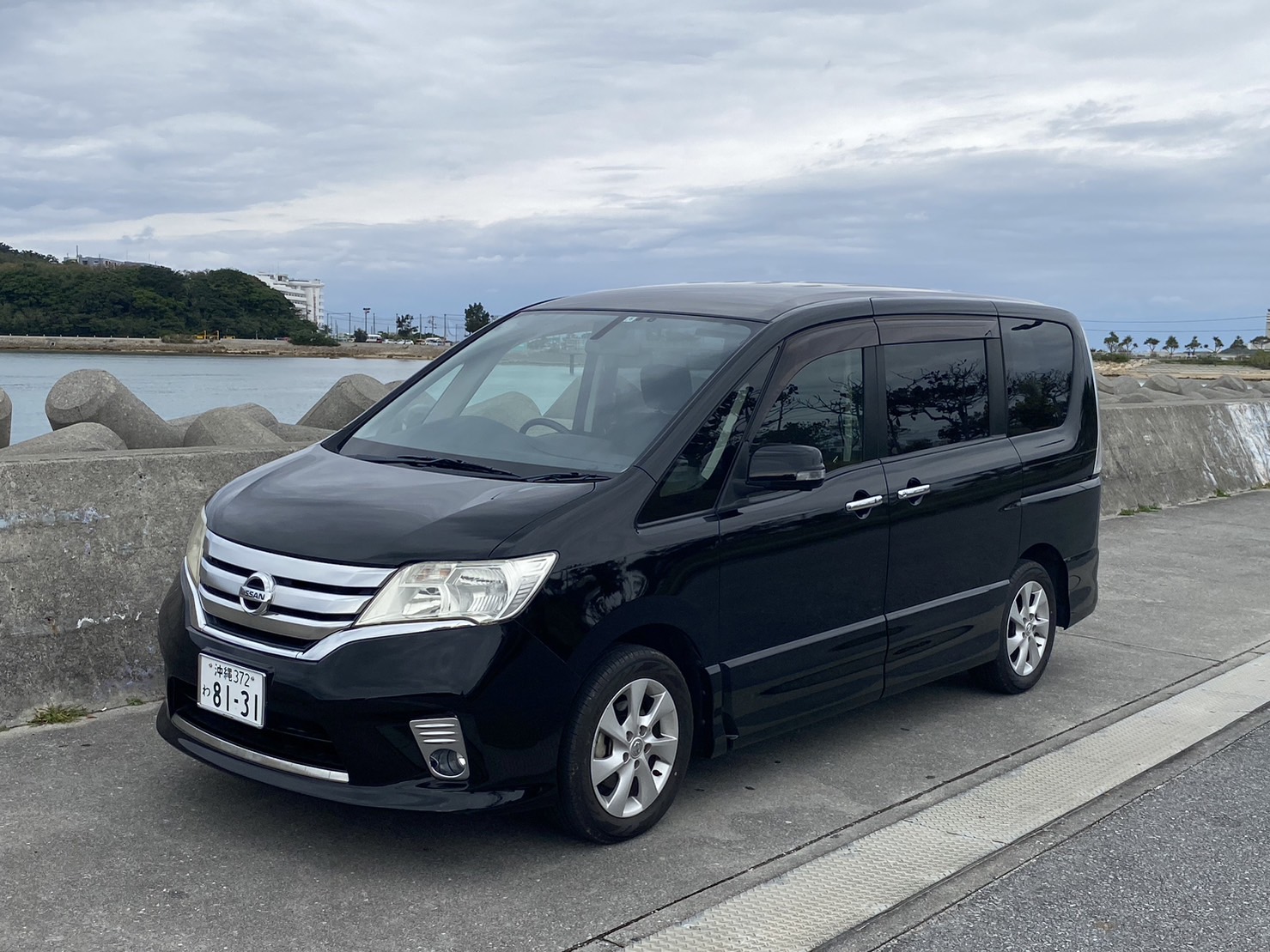 日産セレナ　フリップダウンモター　8人乗り！　2泊目以降は５０％OFF！　連泊で更にお得！