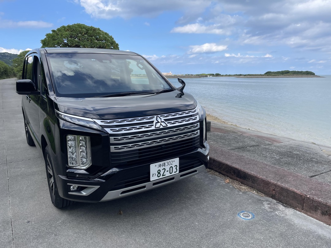 ⭐️🌈 ホテル配車無料（那覇市内）空港送迎・赤嶺駅引渡⭐️🌈デリカD5：7人乗り